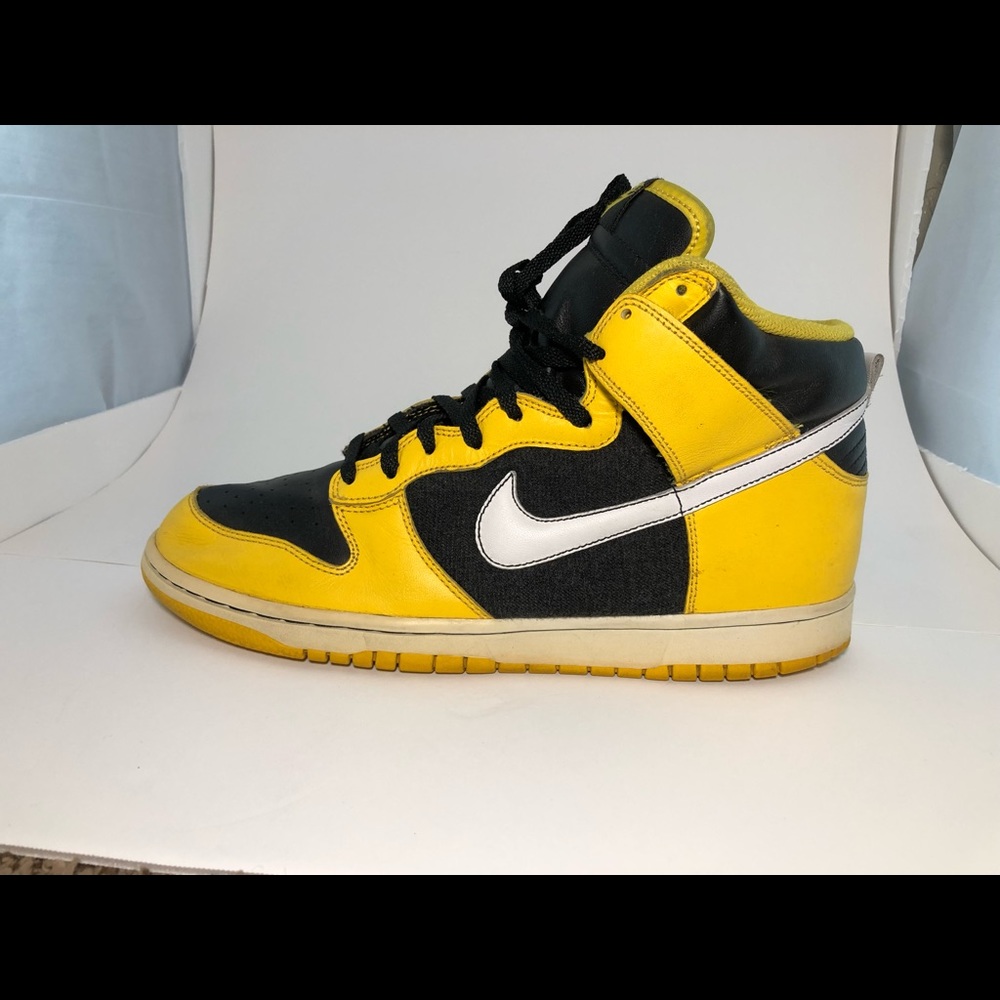 Nike dunk high ungoldenrod